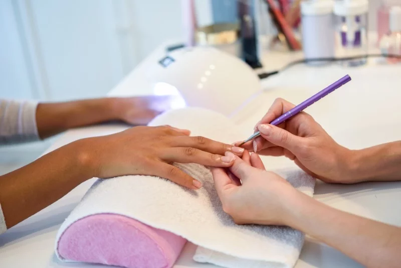 Manicura Rusa en Tenerife -Centro de Estética Elena Nail&Beauty