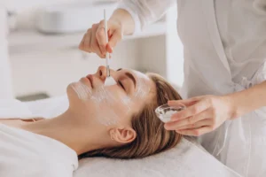 Tratamientos faciales para rejuvenecer tu piel de forma natural
